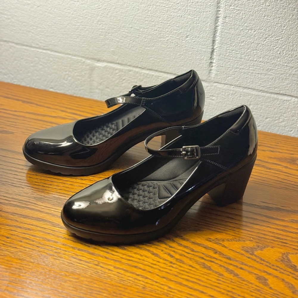Women’s Black Patent Mary Jane Platform Pumps – Size 10